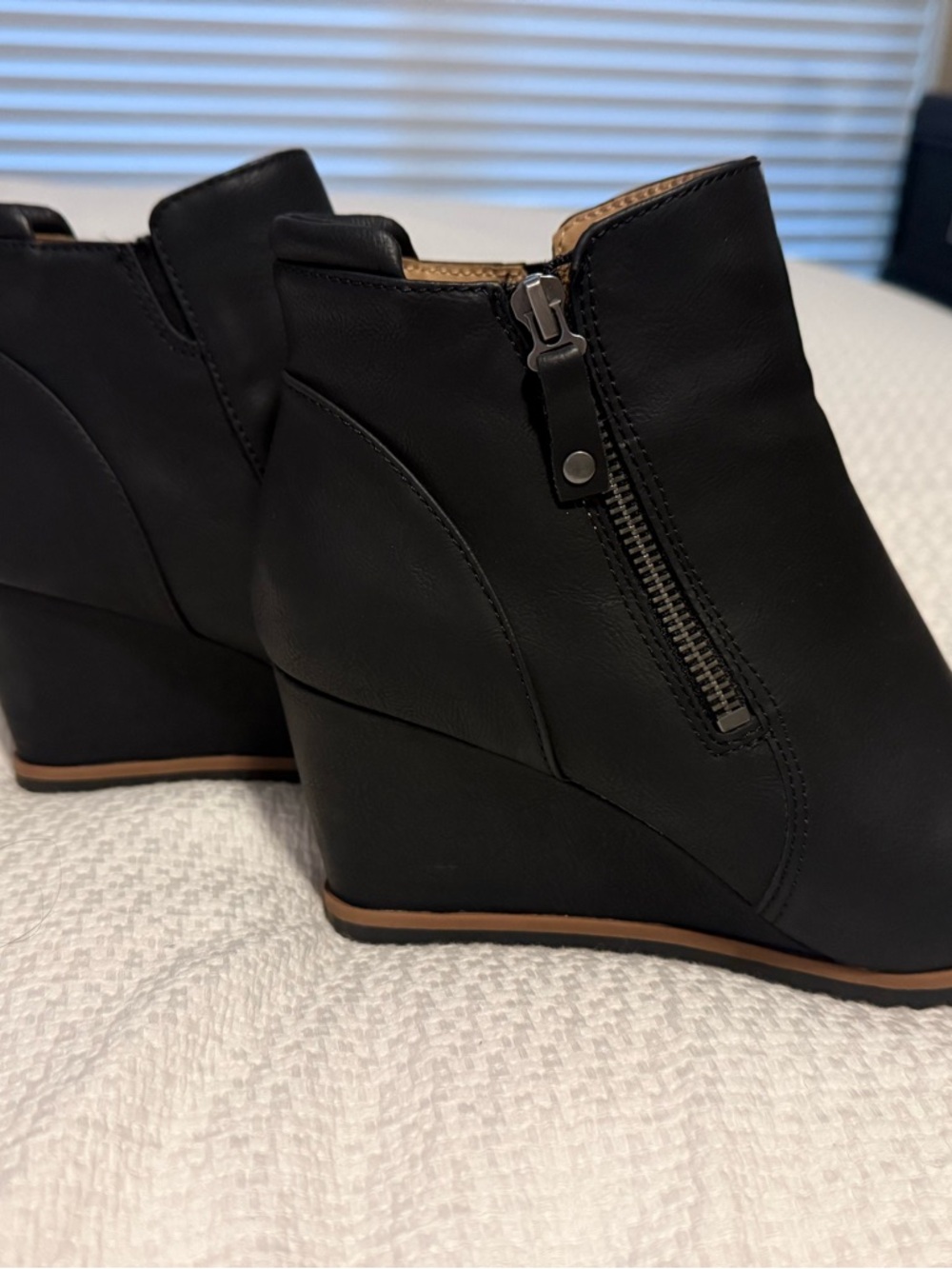 Naturalizer Black Wedge Ankle Booties with Side Zip